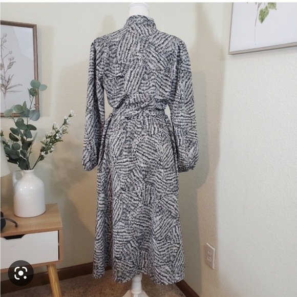 Women’s A New Day Black and White V-Neck Patterned Faux Wrap Dress XS - Picture 14 of 15